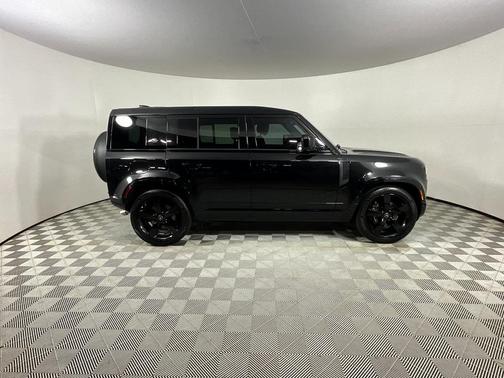 2023 Land Rover Defender 110 V8
