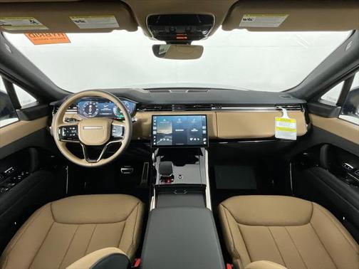 2025 Land Rover Range Rover Sport SE