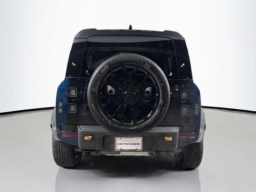 Sargasso Blue Premium Metallic 2026 Land Rover Defender P635 OCTA