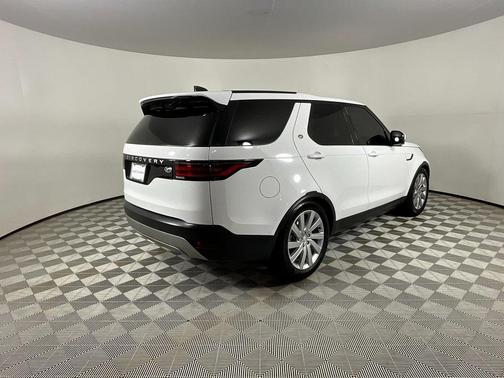 2022 Land Rover Discovery P300 S