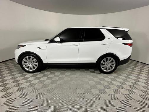 2022 Land Rover Discovery P300 S