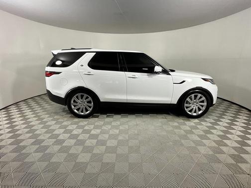 2022 Land Rover Discovery P300 S