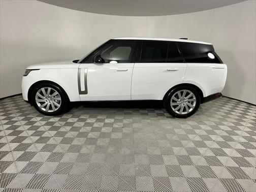 2023 Land Rover Range Rover P400 SE