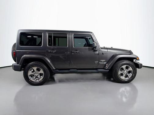 Granite Crystal Metallic Clearcoat 2018 Jeep Wrangler JK Unlimited Sahara