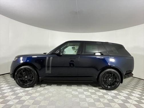 2025 Land Rover Range Rover P530 SE