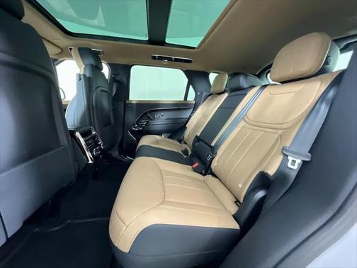 2025 Land Rover Range Rover Sport SE