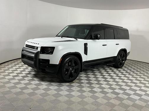 2025 Land Rover Defender 130 P400 X-Dynamic SE