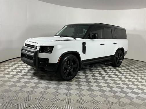2025 Land Rover Defender 130 P400 X-Dynamic SE