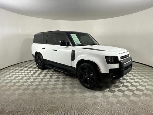 2025 Land Rover Defender 130 P400 X-Dynamic SE
