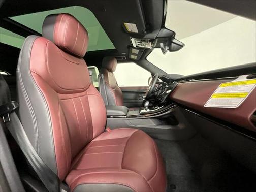 2025 Land Rover Range Rover Sport SE
