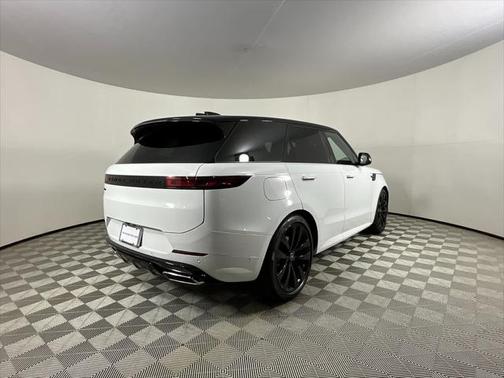 2025 Land Rover Range Rover Sport SE