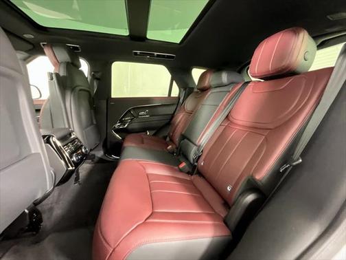 2025 Land Rover Range Rover Sport SE