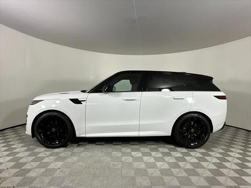 2025 Land Rover Range Rover Sport SE