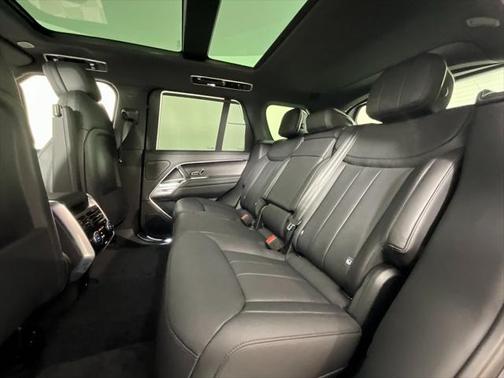 2025 Land Rover Range Rover P530 SE