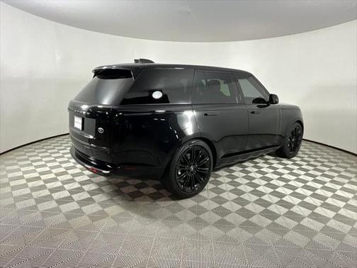 2023 Land Rover Range Rover P530 SE