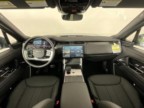 2025 Land Rover Range Rover P400 SE
