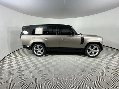 2023 Land Rover Defender 130 X-Dynamic SE