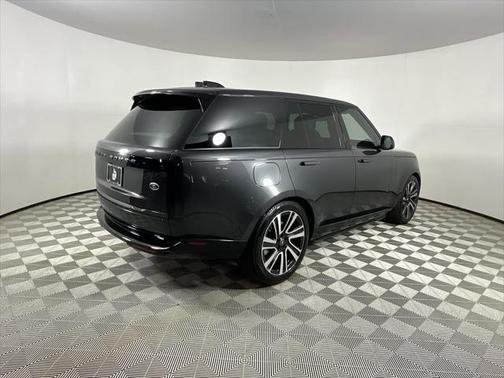 2023 Land Rover Range Rover P530 SE