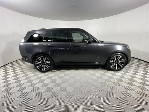 2023 Land Rover Range Rover P530 SE