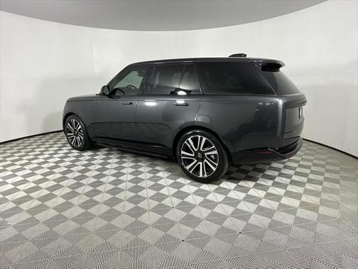 2023 Land Rover Range Rover P530 SE