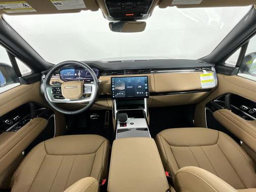 2025 Land Rover Range Rover P400 SE