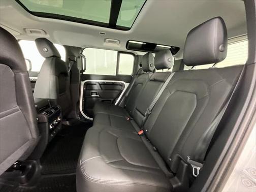 2025 Land Rover Defender 110 P400 S