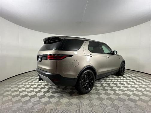 2025 Land Rover Discovery P300 S