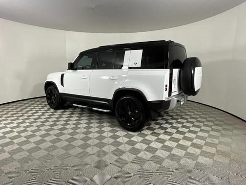 2024 Land Rover Defender 110 P400 S