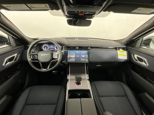 2026 Land Rover Range Rover Velar P400 Dynamic SE