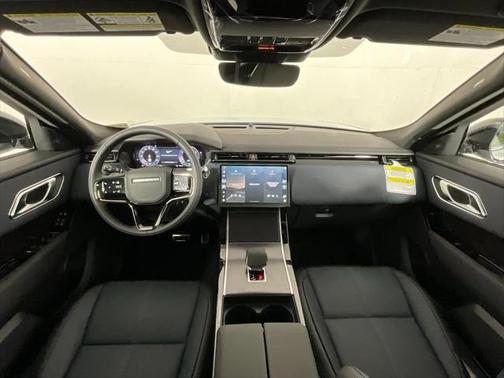 2026 Land Rover Range Rover Velar P400 Dynamic SE