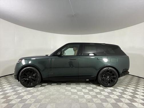 2025 Land Rover Range Rover P550e SE
