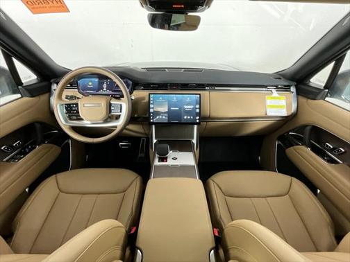 2025 Land Rover Range Rover P550e SE