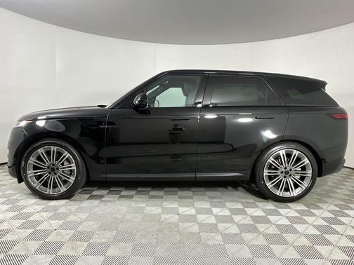 Santorini Black Metallic 2026 Land Rover Range Rover Sport SE