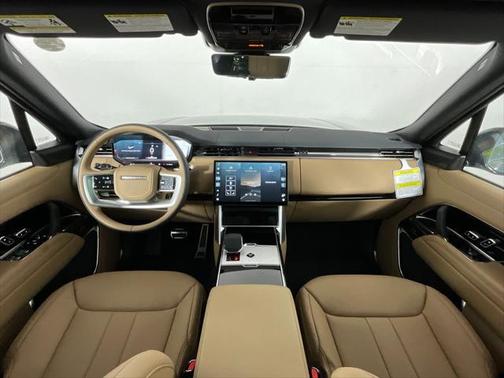 2025 Land Rover Range Rover P400 SE 7 Seat