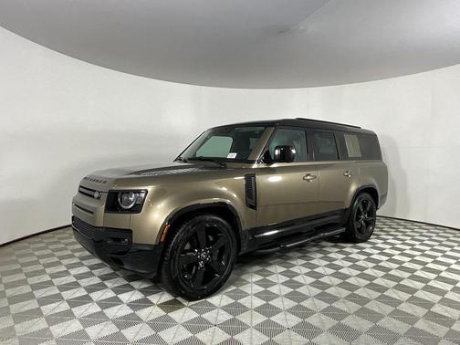 2025 Land Rover Defender 130 P400 X-Dynamic SE