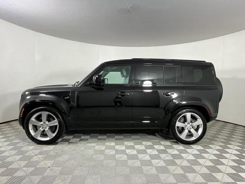 2025 Land Rover Defender 110 P400 X-Dynamic SE