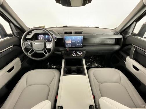 2025 Land Rover Defender 110 P400 X-Dynamic SE
