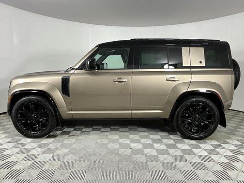 2026 Land Rover Defender 110 V8