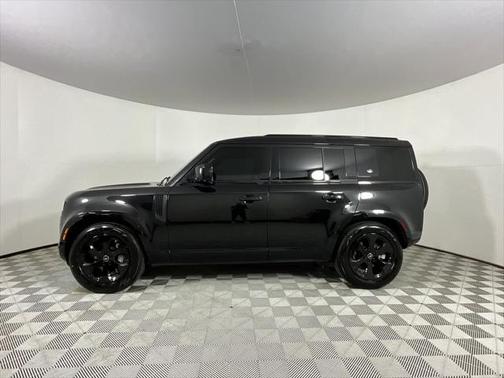 2023 Land Rover Defender 110 X-Dynamic SE