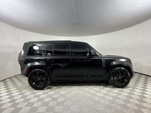 2023 Land Rover Defender 110 X-Dynamic SE