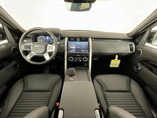 2025 Land Rover Discovery P300 S