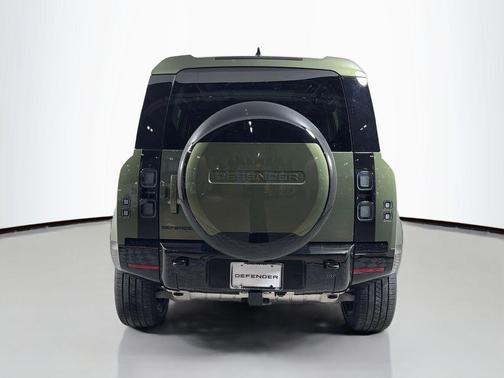 Woolstone Green Metallic 2026 Land Rover Defender P400 X-Dynamic SE