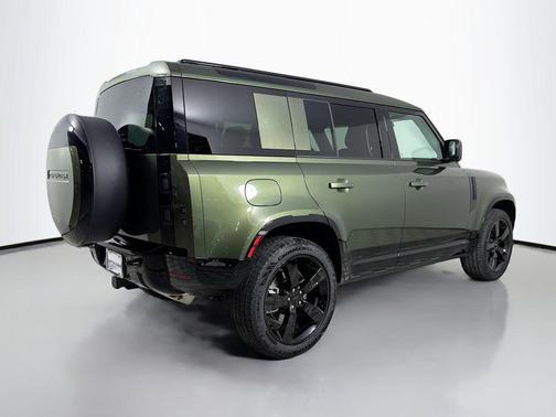 Woolstone Green Metallic 2026 Land Rover Defender P400 X-Dynamic SE