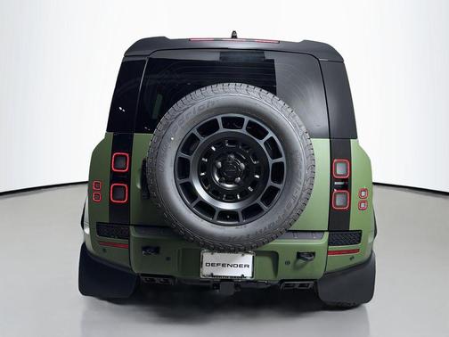 Narvik Black 2026 Land Rover Defender P635 OCTA Black