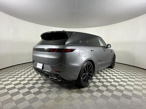 2025 Land Rover Range Rover Sport SE