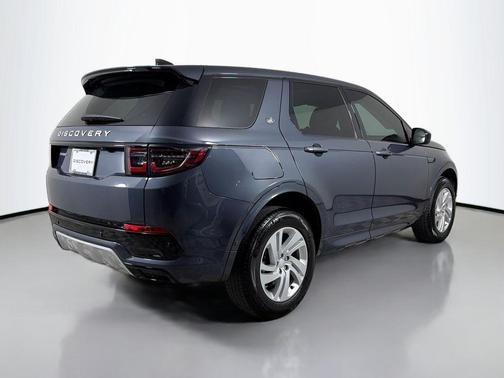 Varesine Blue Metallic 2025 Land Rover Discovery Sport S
