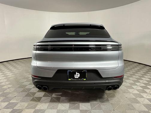 Dolomite Silver Metallic 2024 Porsche Cayenne Cayenne