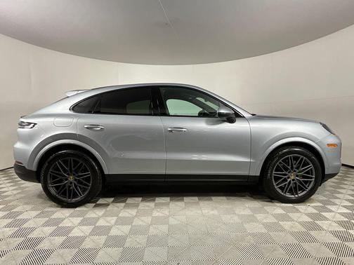 Dolomite Silver Metallic 2024 Porsche Cayenne Cayenne