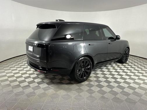 2023 Land Rover Range Rover P530 SE