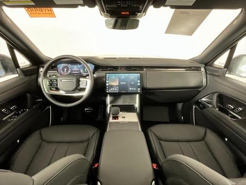 2025 Land Rover Range Rover P550e SE